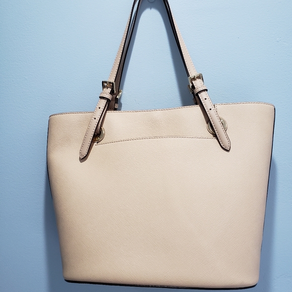 Handbag - Picture 2 of 3